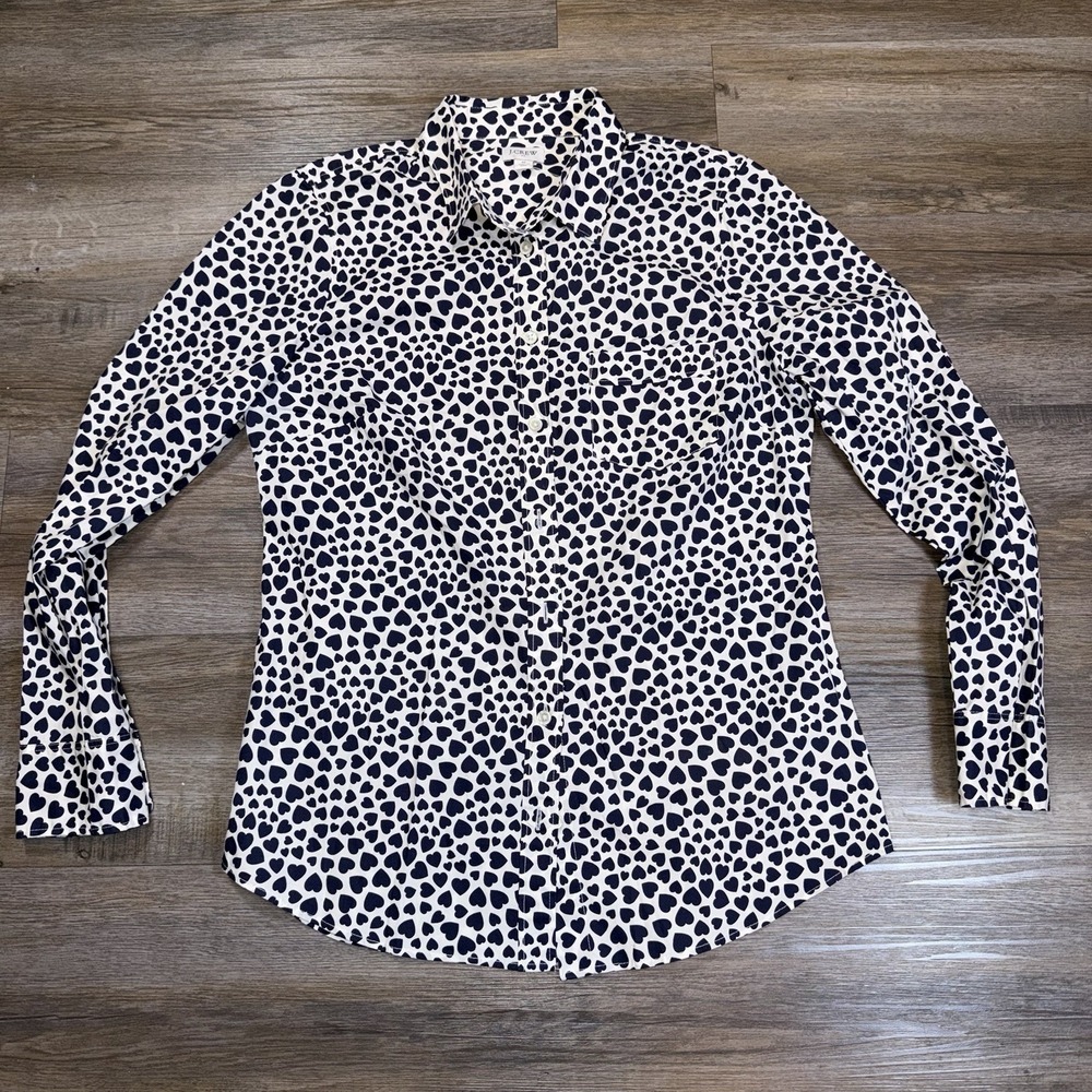 J. Crew Signature Fit Poplin Shirt Womens Medium Ivory Navy Blue Heart Print